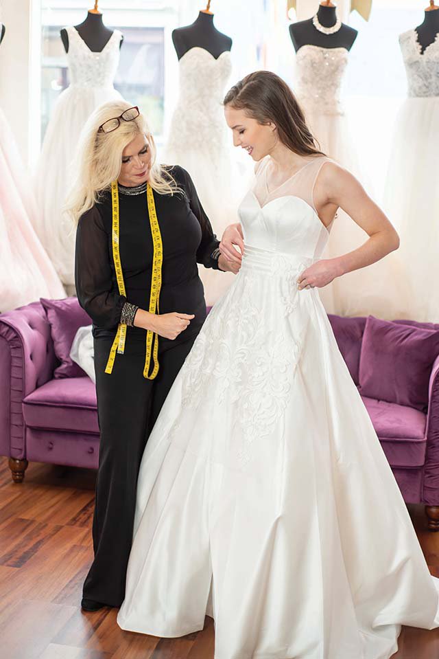 Renee's deals bridal boutique